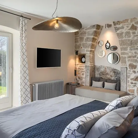 Villa Beautiful Maxima Agri With Pool In Porec Filipana